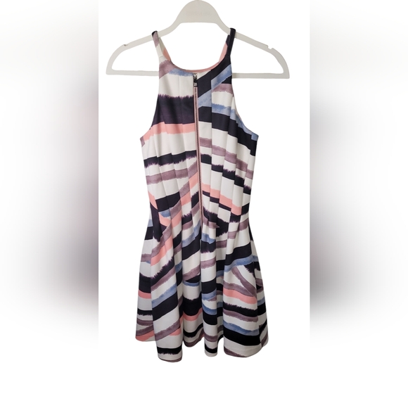 Vince Camuto Women's Geo-Print Fit & Flare Scuba Dress - Picture 3 of 12